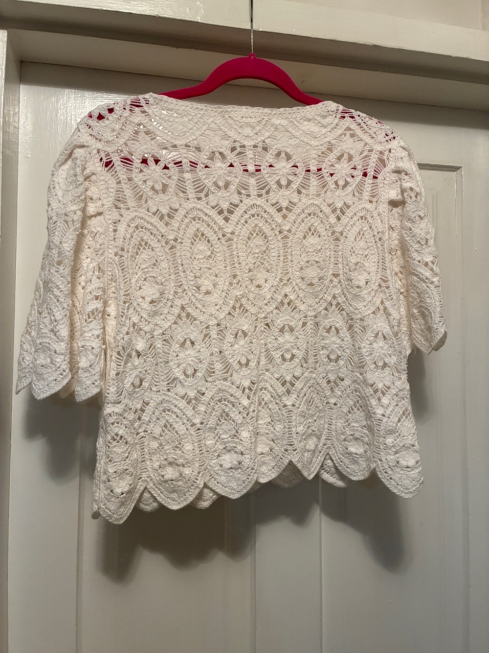 Solitaire White Crochet Lace Scoop Neck Top - Picture 3 of 3